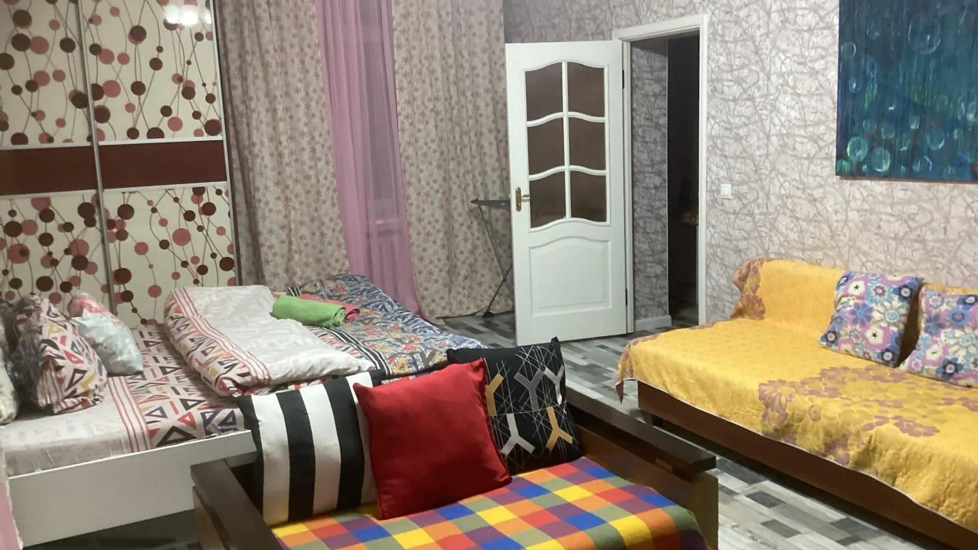 Сдам 1 Комнатную Квартиру В Центре Алматы Посуточно Абая Масанчи 20500 Тг Apartment Almaty